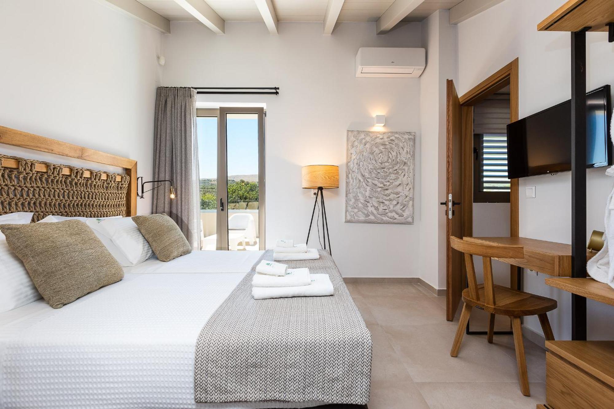 Vasilios Villa, With Pool, Gym & Close To Beach, By Thinkvilla Loutra  Exterior photo